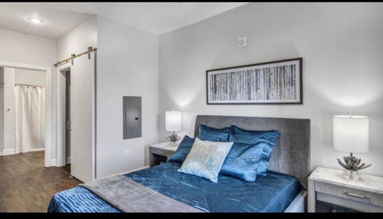Spacious Castle W Gym Pool Free Parking I Walk To Dowtown N Broadway Нашвілл Екстер'єр фото