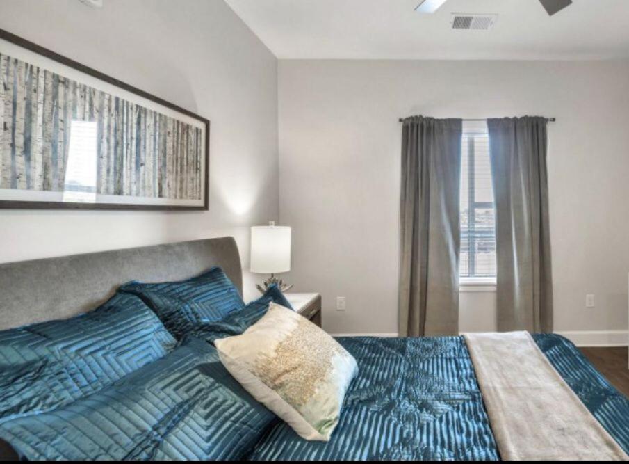 Spacious Castle W Gym Pool Free Parking I Walk To Dowtown N Broadway Нашвілл Екстер'єр фото